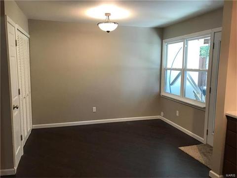 1017 Pine St, Saint Charles, MO 63301 photo 6