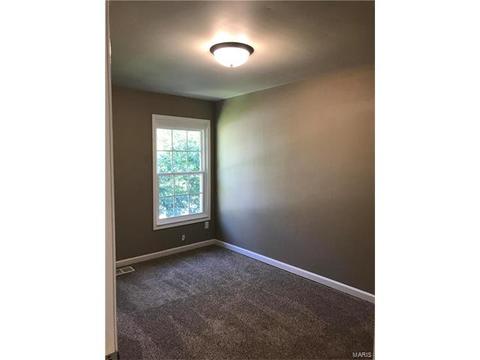 1017 Pine St, Saint Charles, MO 63301 photo 16