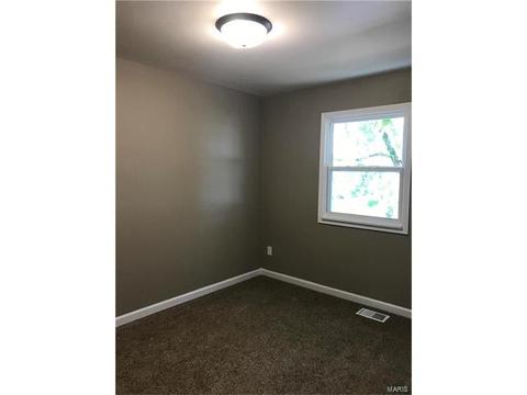 1017 Pine St, Saint Charles, MO 63301 photo 18