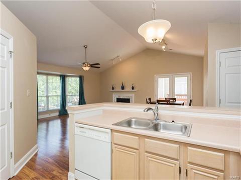 1524 Whispering Crk #D, Ballwin, MO 63021 photo 12