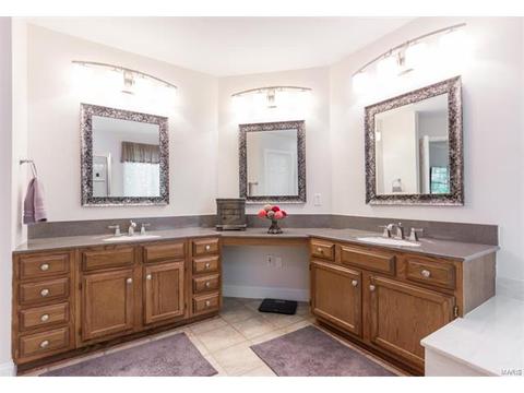 10 Timber Ridge Estates Ct, Ballwin, MO 63011 photo 15