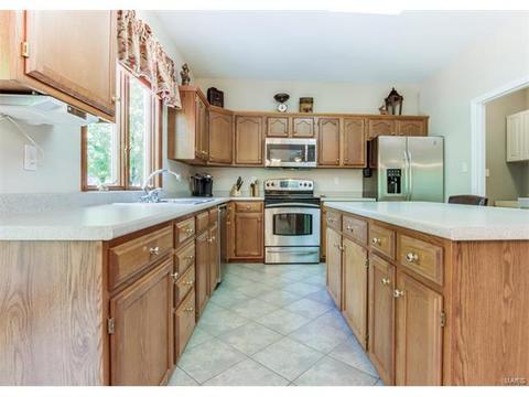 10 Timber Ridge Estates Ct, Ballwin, MO 63011 photo 11