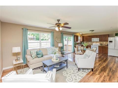 5503 Wavecrest Cir, Saint Charles, MO 63304 photo 4