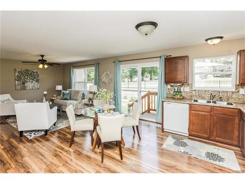 5503 Wavecrest Cir, Saint Charles, MO 63304 photo 9