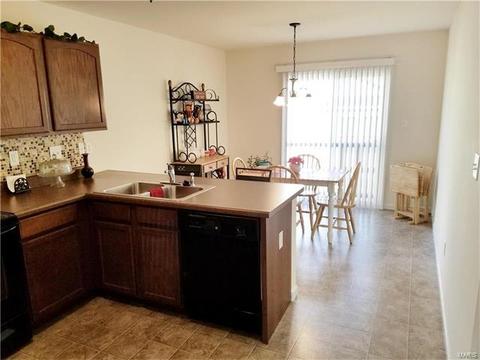 1604 Platinum Ct, O'fallon, MO 63366 photo 5