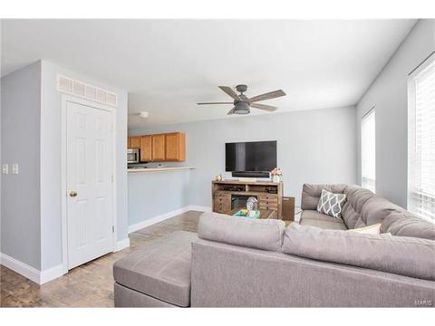 816 Brookmead Dr, O'fallon, MO 63366 photo 2