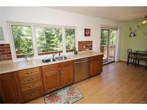 694 Rustic Valley Dr, Ballwin, MO 63021 photo 5