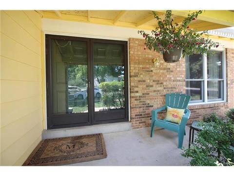 694 Rustic Valley Dr, Ballwin, MO 63021 photo 2