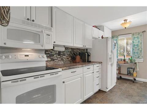 233 Walden Ct, Eureka, MO 63025 photo 8