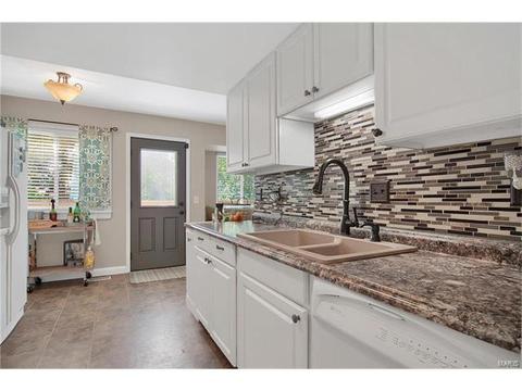 233 Walden Ct, Eureka, MO 63025 photo 9