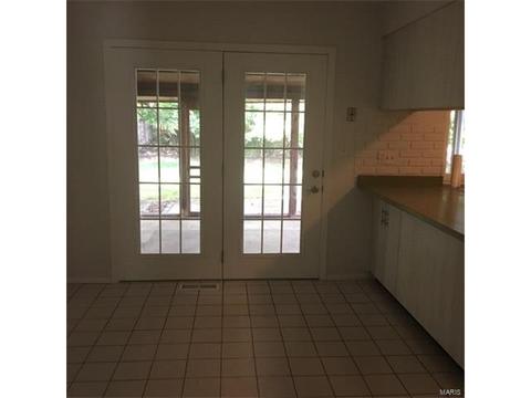 1112 Pinrun Dr, Ballwin, MO 63011 photo 9