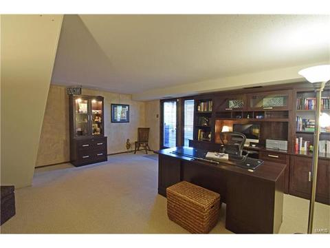 567 Spragues Mill Ct, Ballwin, MO 63011 photo 32