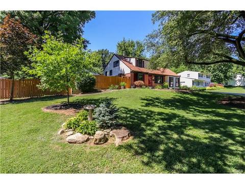 11032 Morrow Dr, Saint Ann, MO 63074 photo 3