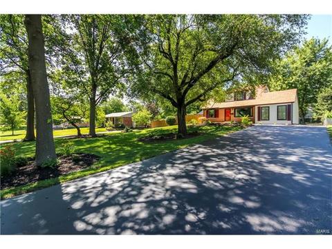 11032 Morrow Dr, Saint Ann, MO 63074 photo 1