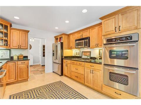 160 N Sappington Rd, Glendale, MO 63122 photo 16