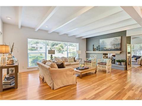 160 N Sappington Rd, Glendale, MO 63122 photo 5