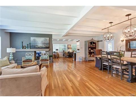 160 N Sappington Rd, Glendale, MO 63122 photo 4