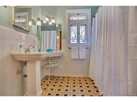 6426 Devonshire Ave, Saint Louis, MO 63109 photo 14