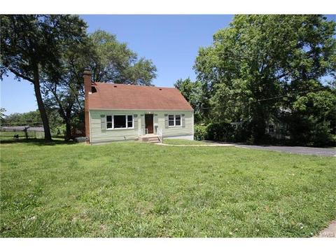 4007 Wright Ave, Saint Ann, MO 63074 photo 1