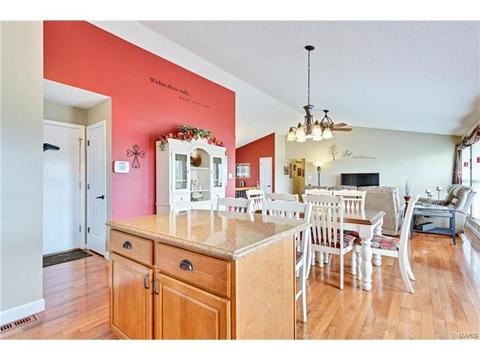 2335 Hidden Deer Dr, O'fallon, MO 63368 photo 8