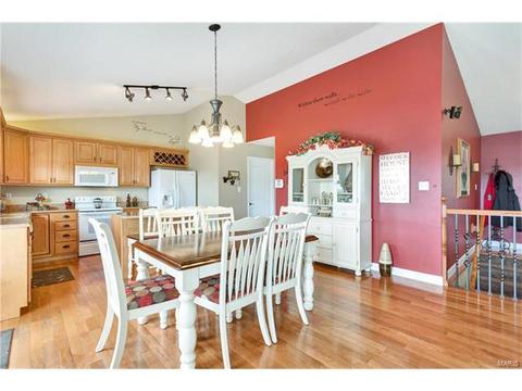 2335 Hidden Deer Dr, O'fallon, MO 63368 photo 5