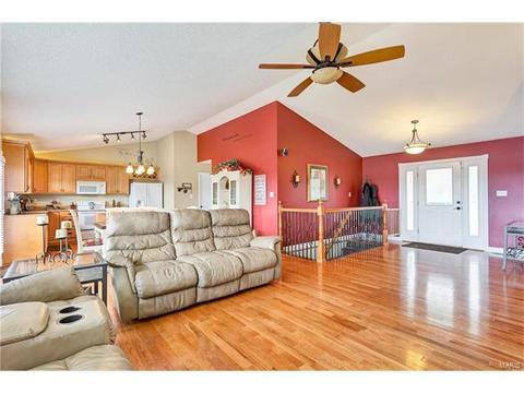 2335 Hidden Deer Dr, O'fallon, MO 63368 photo 4