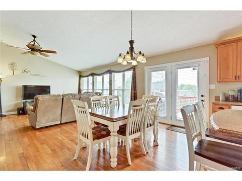2335 Hidden Deer Dr, O'fallon, MO 63368 photo 9