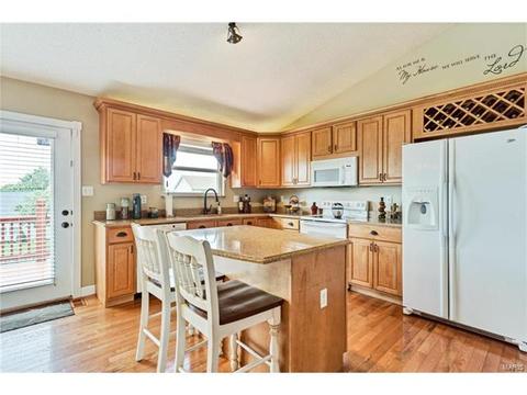 2335 Hidden Deer Dr, O'fallon, MO 63368 photo 6