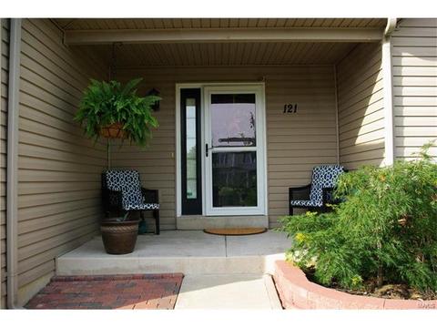 121 Chantry Dr, O'fallon, MO 63366 photo 2