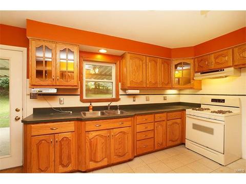 528 Goldwood Dr, Ballwin, MO 63021 photo 6