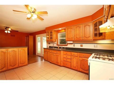 528 Goldwood Dr, Ballwin, MO 63021 photo 5