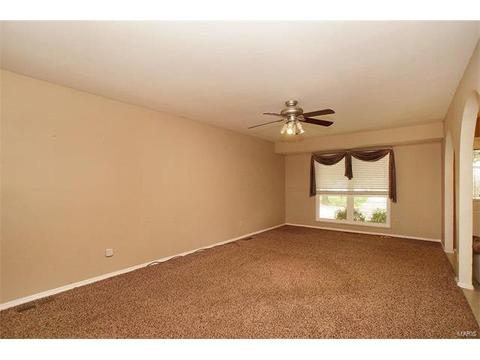 528 Goldwood Dr, Ballwin, MO 63021 photo 3