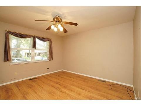 528 Goldwood Dr, Ballwin, MO 63021 photo 12