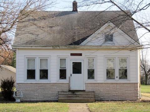 607 Olive, Gillespie, IL 62033 photo 1
