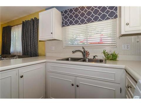 402 Palermo Dr, Ballwin, MO 63021 photo 12