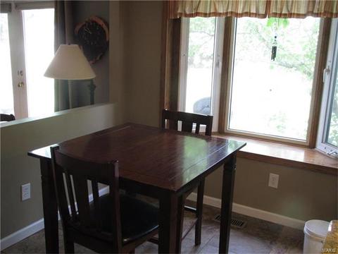 733 Oak Run Ln, Ballwin, MO 63021 photo 4