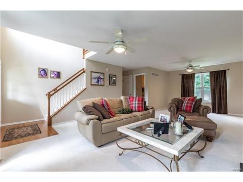 950 Claybend Dr, Ballwin, MO 63011 photo 2