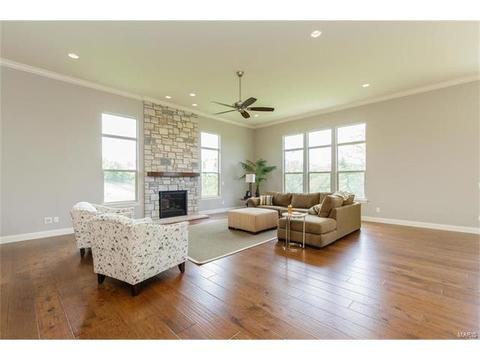 112 Stewards Ln, Eureka, MO 63025 photo 2