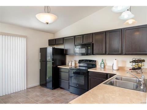 601 Lazy River Ct, O'fallon, MO 63366 photo 5