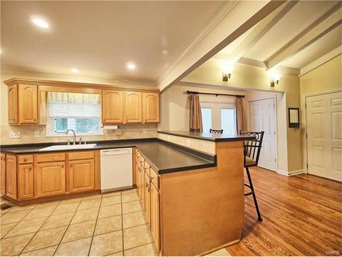812 Lindell Dr, Ballwin, MO 63011 photo 6