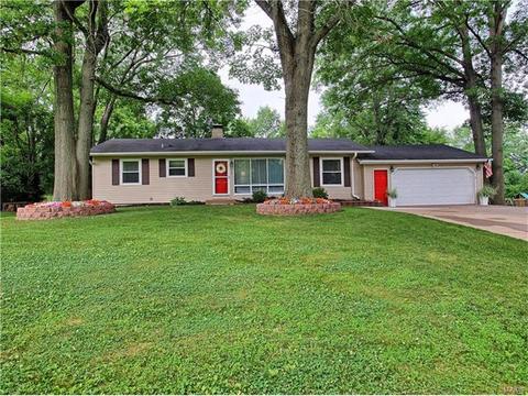 812 Lindell Dr, Ballwin, MO 63011 photo 1