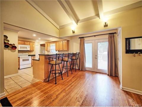 812 Lindell Dr, Ballwin, MO 63011 photo 5