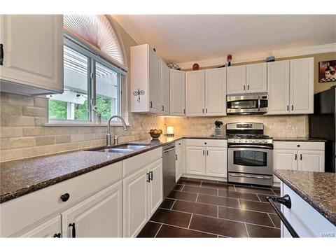 845 Castle Pines Dr, Ballwin, MO 63021 photo 17