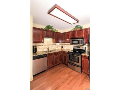 609 Pine Ridge Trails Ct #103, Ballwin, MO 63021 photo 9