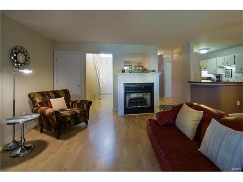 1356 Holgate #E2, Ballwin, MO 63021 photo 8