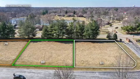 80 Deerfield Cir, Alton, IL 62002