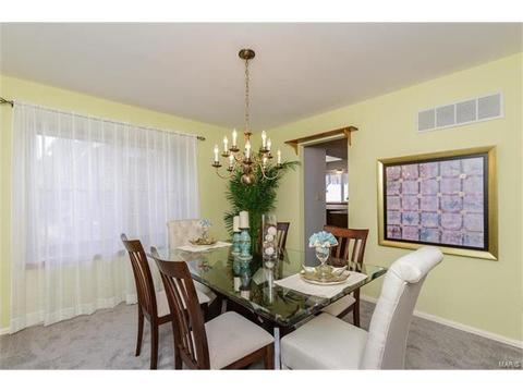 710 Oak Hall Ln, Ballwin, MO 63021 photo 2