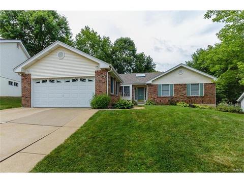 710 Oak Hall Ln, Ballwin, MO 63021 photo 1