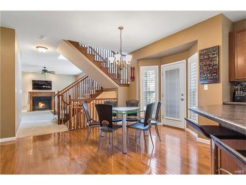 211 Roxbury Dr, O'fallon, MO 63366 photo 9