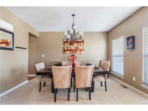 211 Roxbury Dr, O'fallon, MO 63366 photo 3